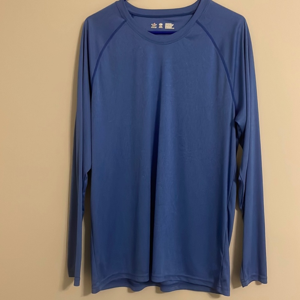 Men’s athletic long sleeve shirt size L